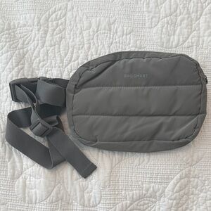 BAGSMART Quilted Crossbody Belt Bag in Gray